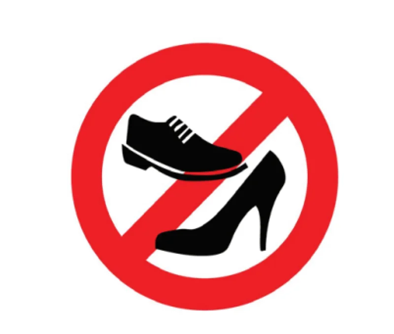 Çikartma Ayakkabi İLE Gi̇ri̇lmez