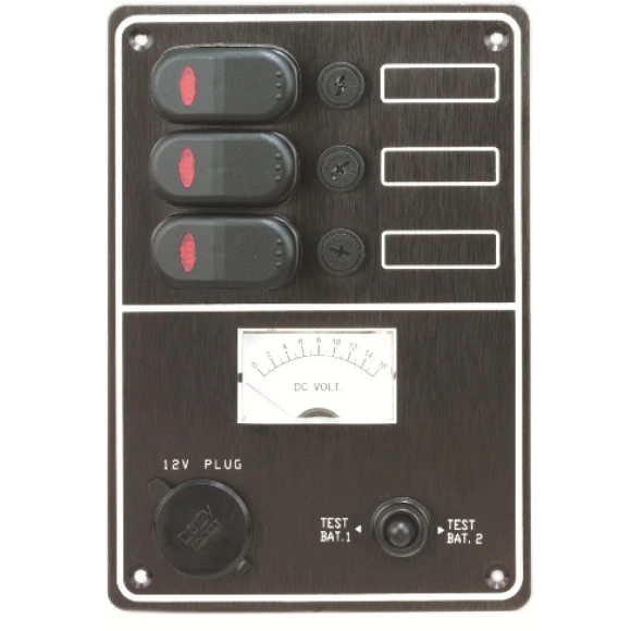 Üçlü sigorta paneli, çakmak soketli ve voltmetreli.