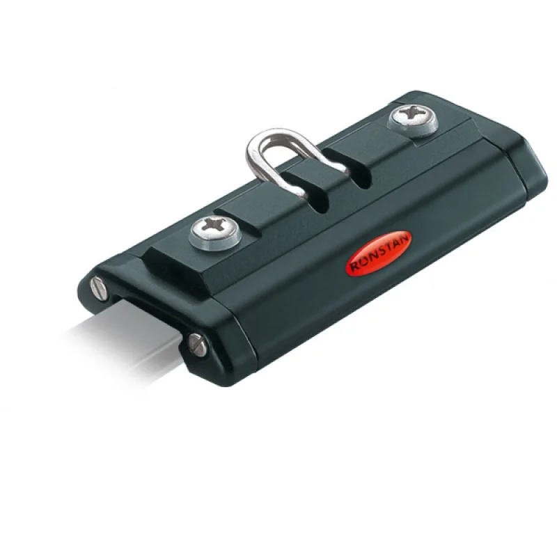 Araba, iki civata ile monte edilmiş hareketli kilit bağlantılı