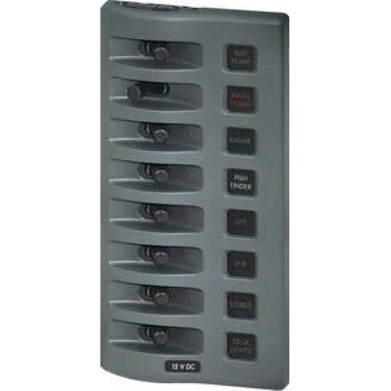 Blue Sea System WeatherDeck su geçirmez sigorta paneli.