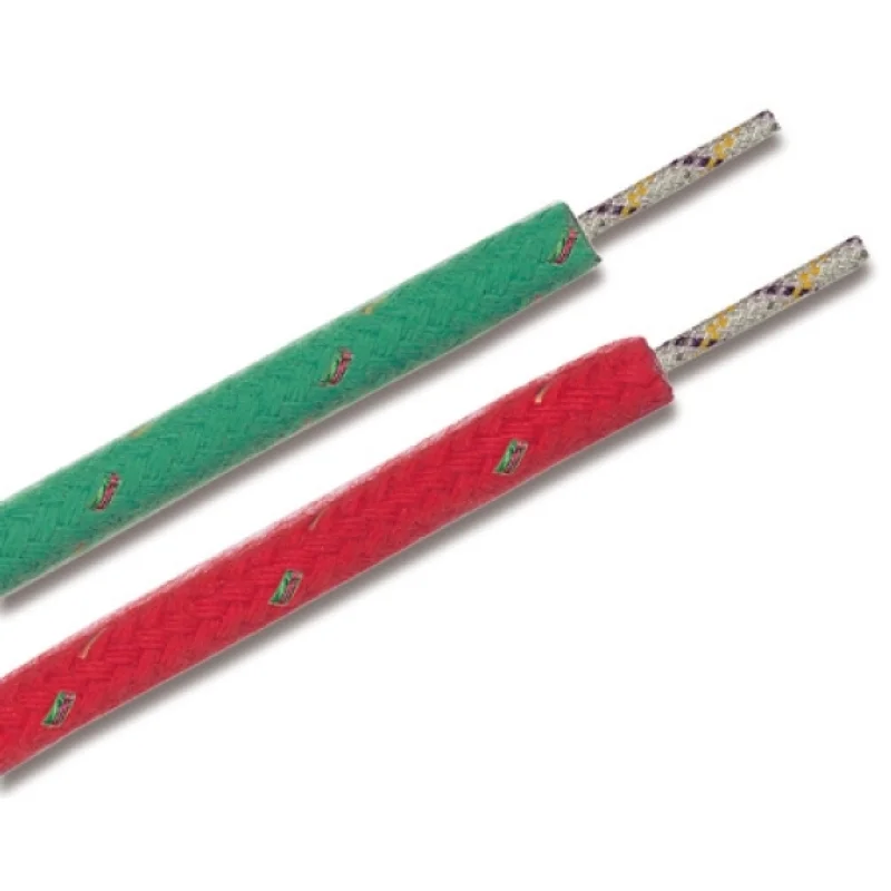 "Top-Spi" three-strand, Dyneema core, double polyester coated mat rope.