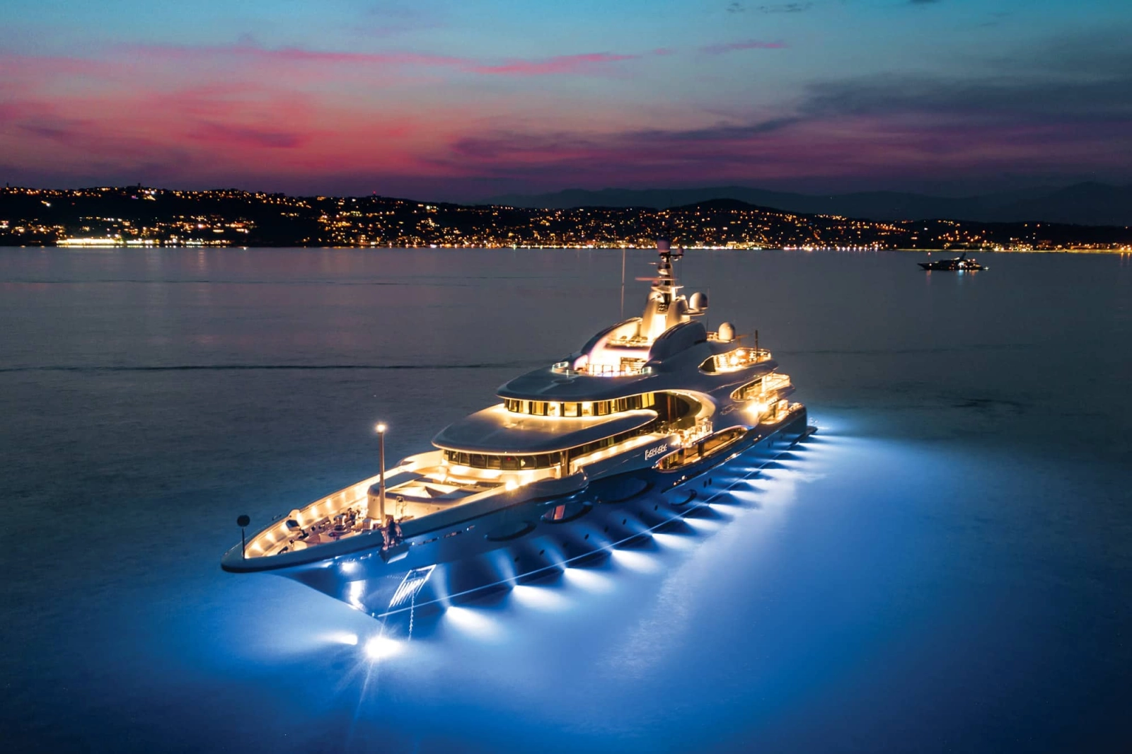 Underwater Lights and Accessories: A Guide to Proper Selection, Installation and Corrosion Management for Boats & Yachts